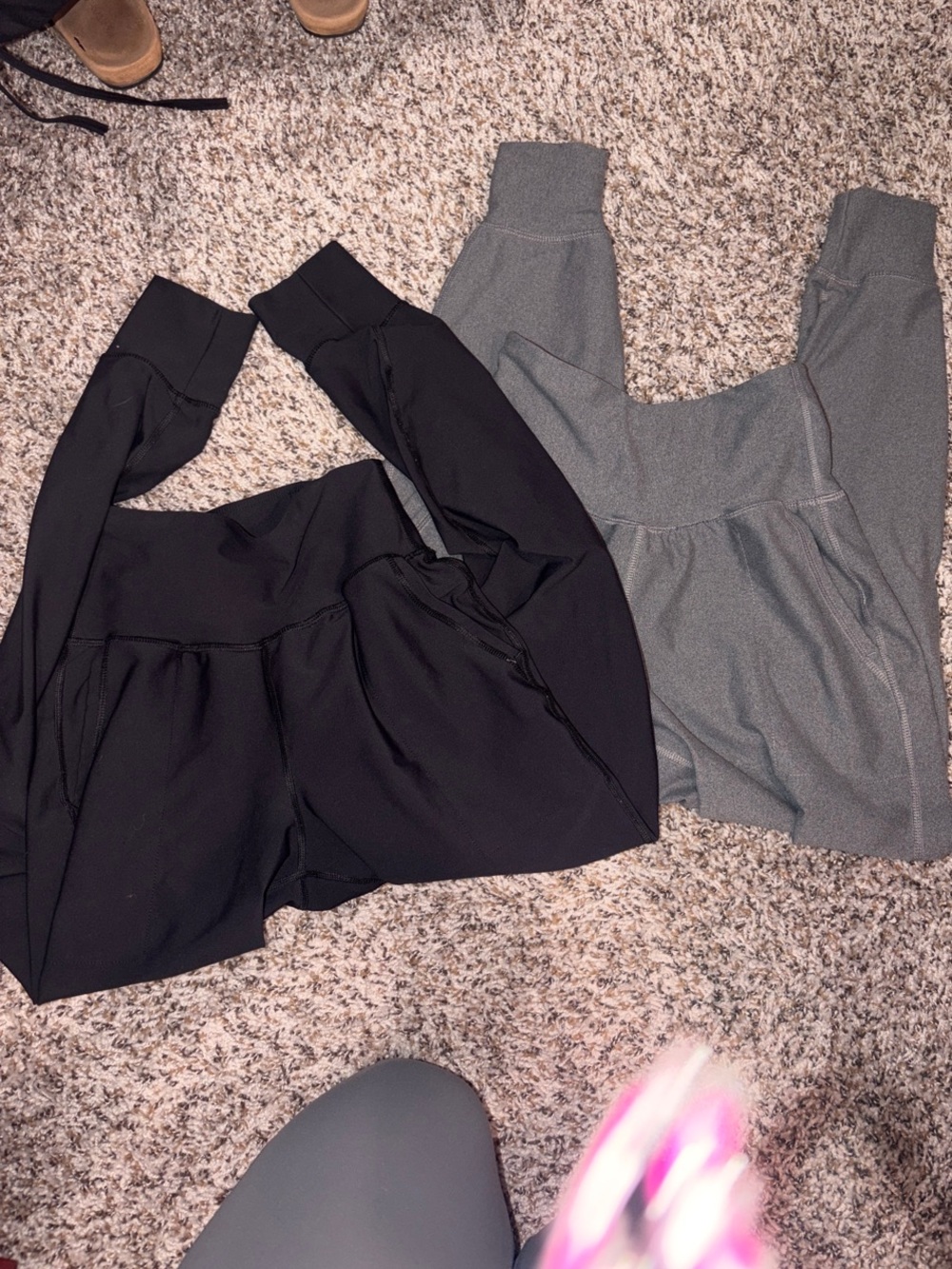 Old Navy women’s Active Leggings - Black and Gray